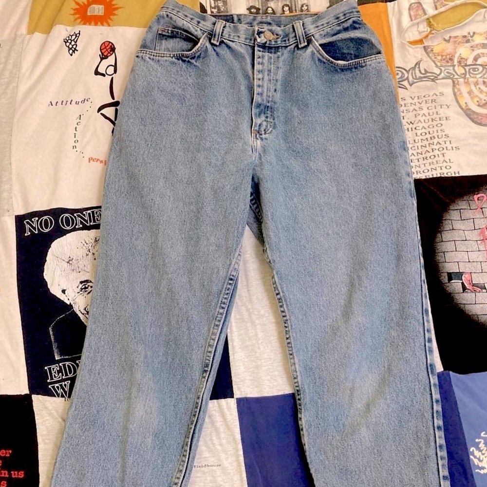 90’s style high waisted baggy mom jeans.